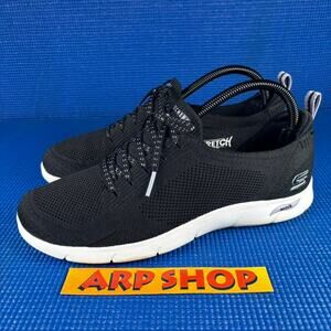 🔴 Skechers Arch Fit Refine - Freesia Women Size 8.5 Black Athletic Shoes 104542